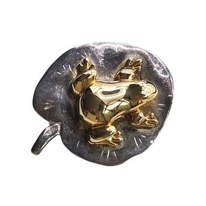 VTG Brooch 3D Frog Silver Gold Tones‎ Lily Pad Nature Fairy Core Pin Figural